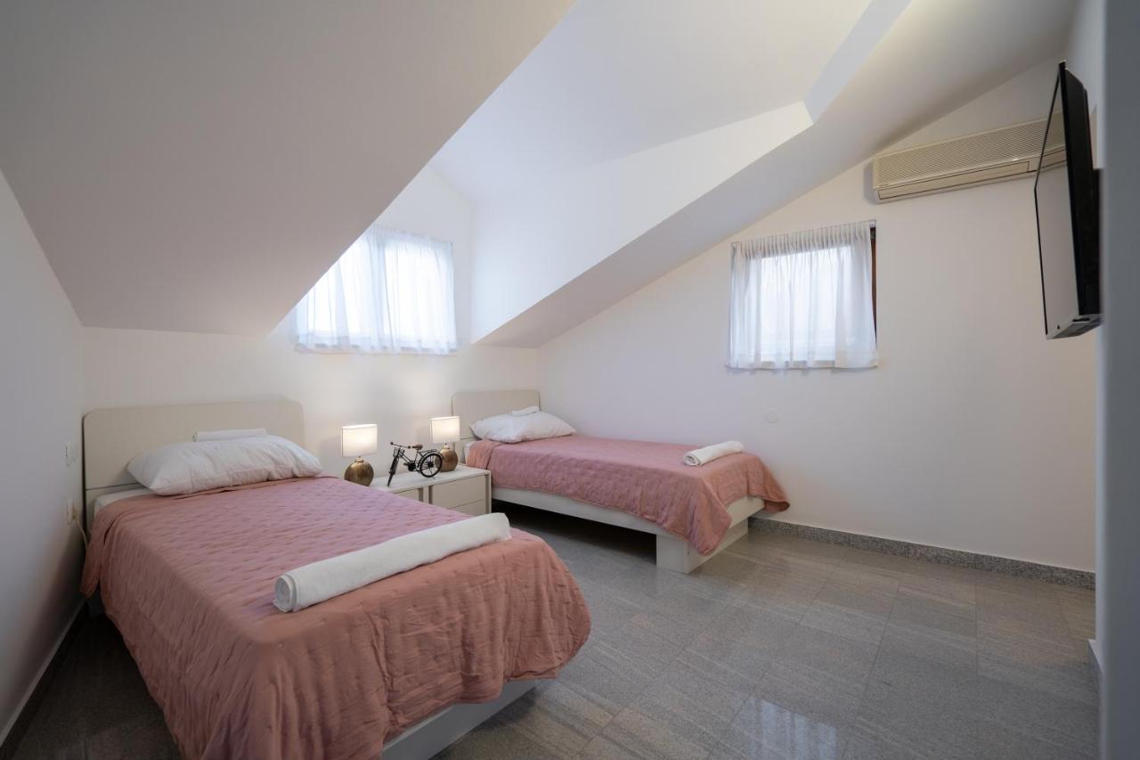 Willa Lusi House Sveti Filip i Jakov Zewnętrze zdjęcie